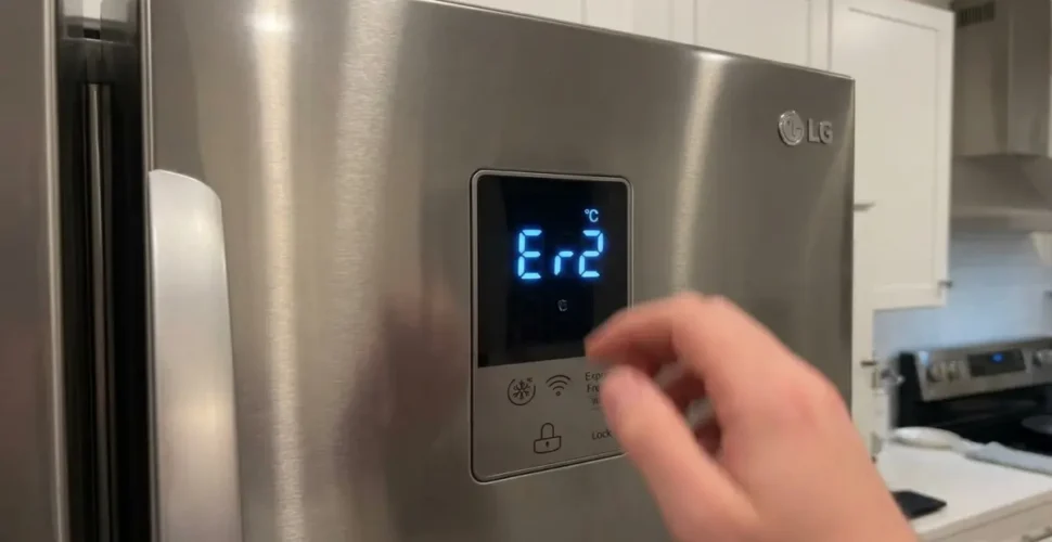 LG refrigerator with error code E r2
