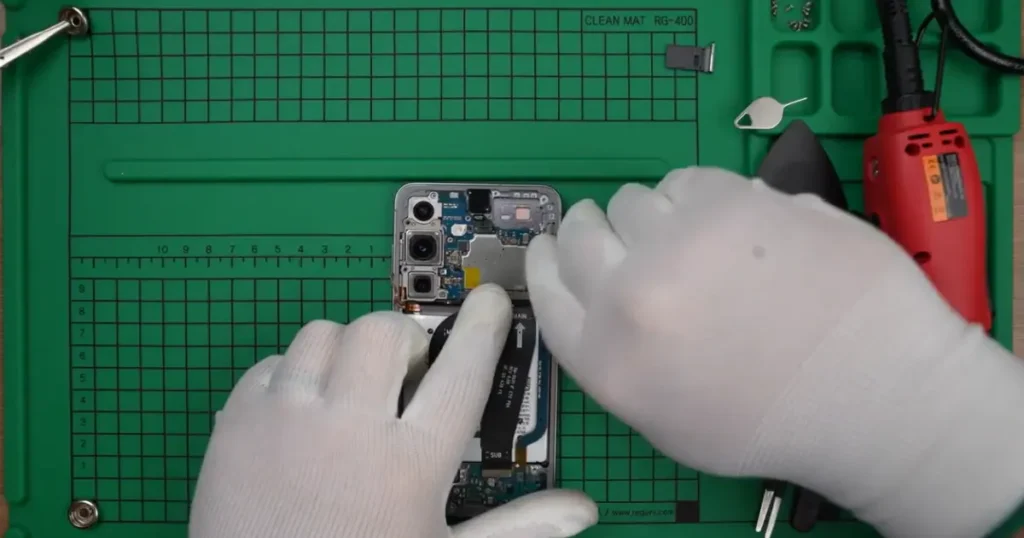 Samsung Galaxy S25 Assembly
